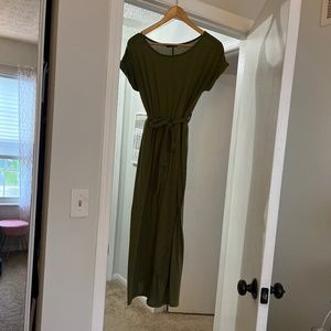 Short sleeve belted dress